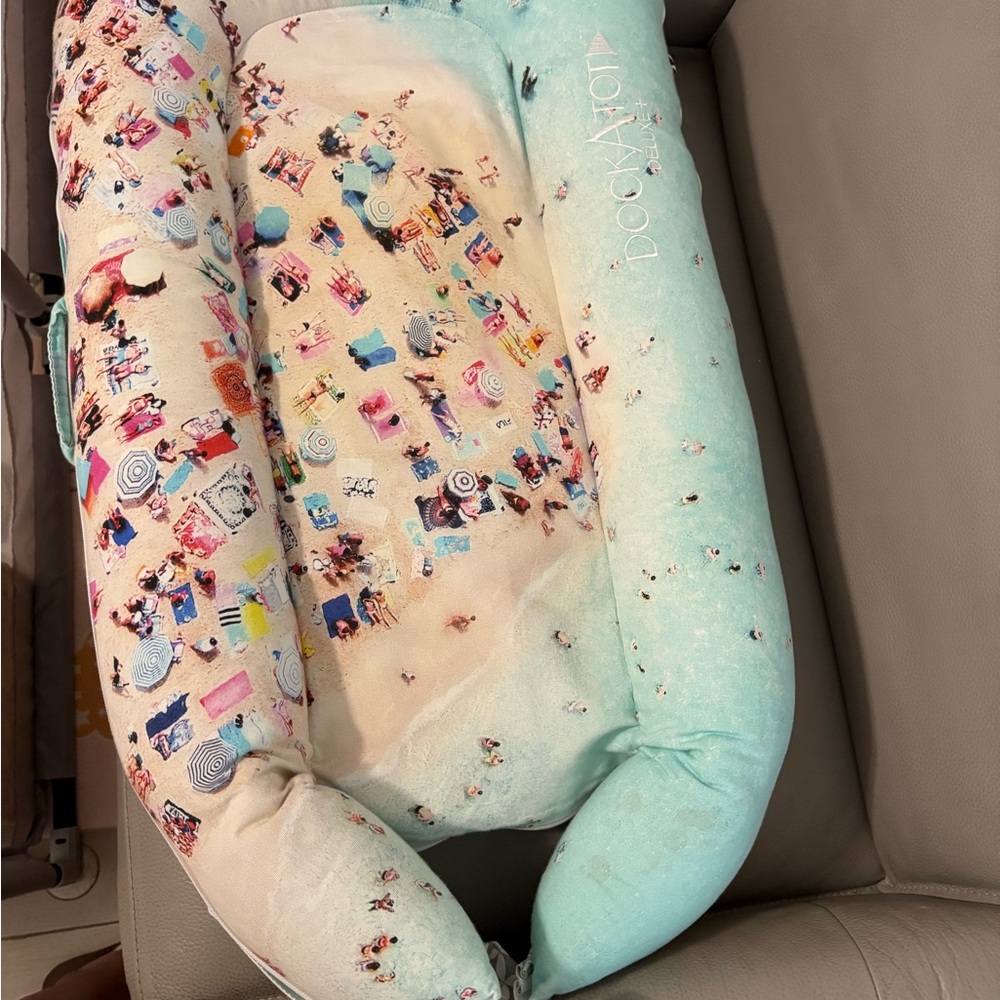 Dockatot Deluxe with unique beach cover